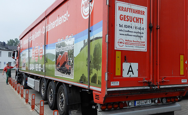 Foto | WR Ferntransportfahrzeug auf der Waage